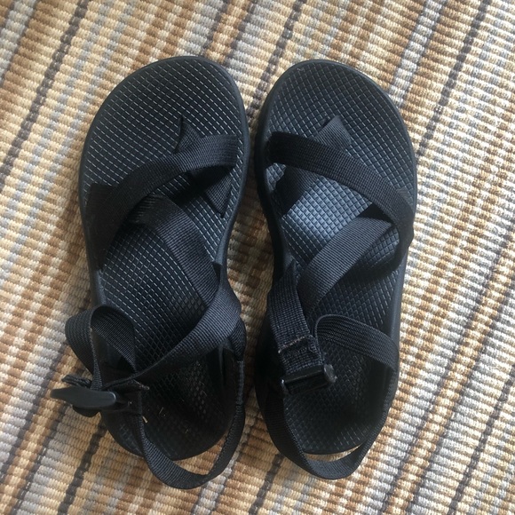 Chaco Shoes - Black Single Strap Chacos (Worn twice)
